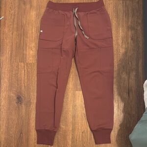 Figs Nepal Skinny Jogger Scrubs: Dark Cherry